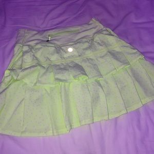 neon green lululemon tennis skirt